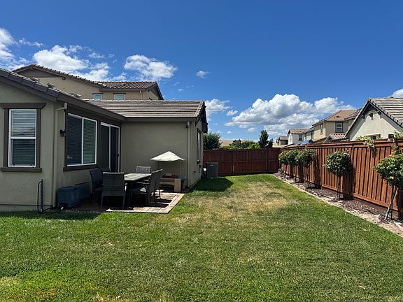 5th image of 2329 Middlebury Dr