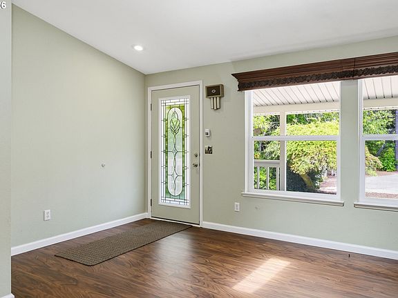 4th image of 489 Sherwood Loop