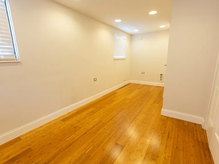53 W Burton Pl — Photo 10
