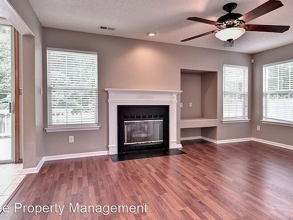 5th image of 806 Greystone Trce