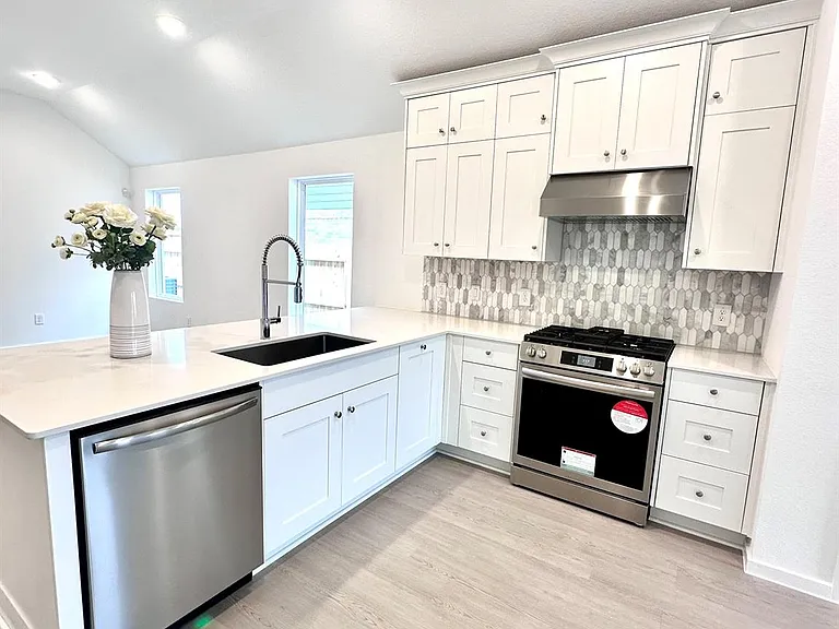 13802 Windward Mist Dr — Photo 6