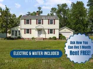54 Julian C Smith St, Camp Lejeune, NC 28547