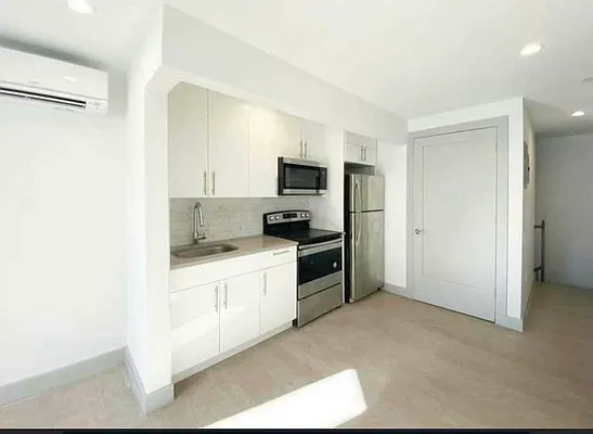 Rented by Delmark Realty LLC | media 55