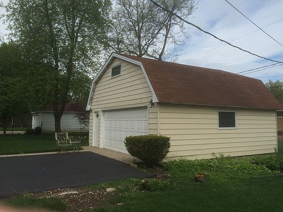 4th image of 505 Forest Preserve Dr