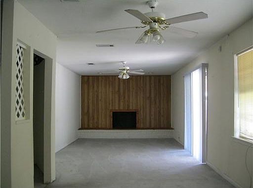 2nd image of 4910 Larouge Cres