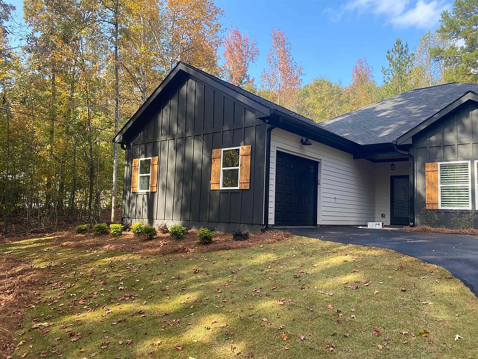 2nd image of 121 Tanglewood Rd