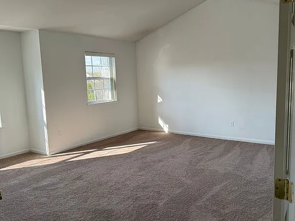 34 Hill Farm Way, Woolwich Township, NJ 08085