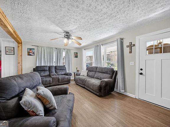 3rd image of 163 Grove St