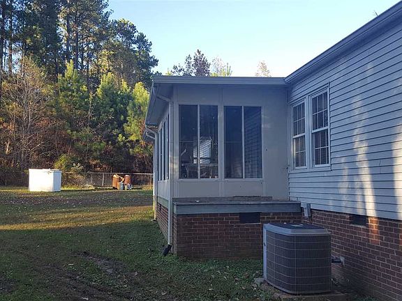 3rd image of 708 Hazelwood Dr