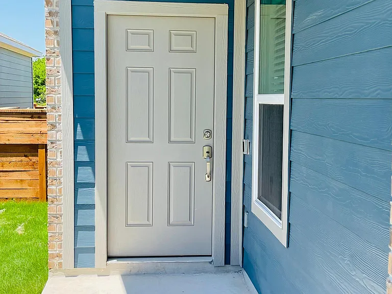 470 Jack Ryan St — Photo 3