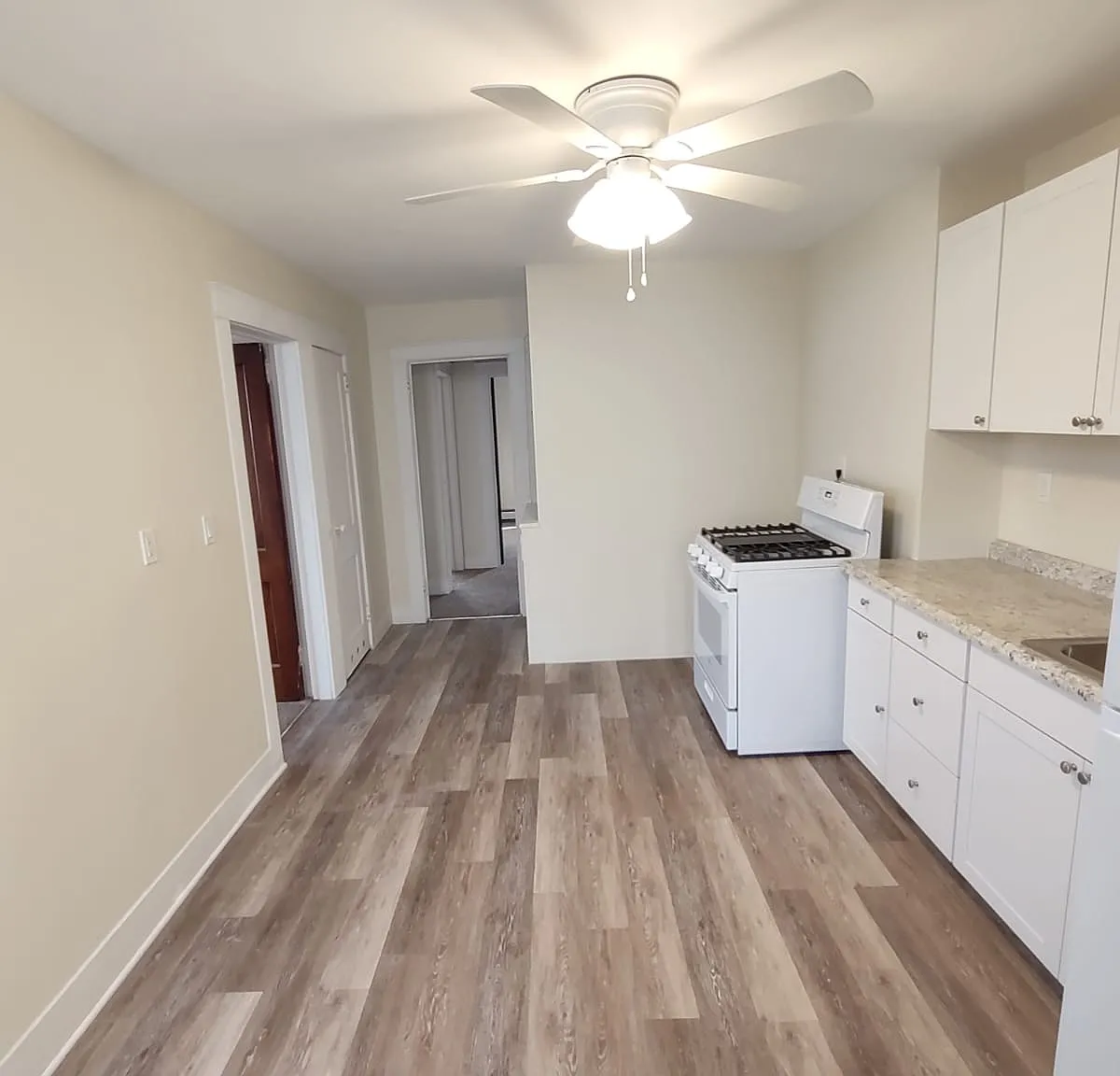2 bed, 1000 sqft, $2,800 — Photo 3