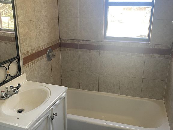 5th image of 117 Cox Dr