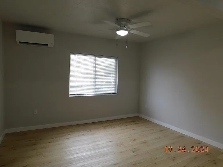 204 S Chestnut St #1 — Photo 4