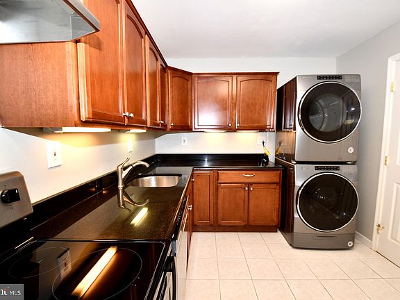 2nd image of 307 Yoakum Py Unit 606