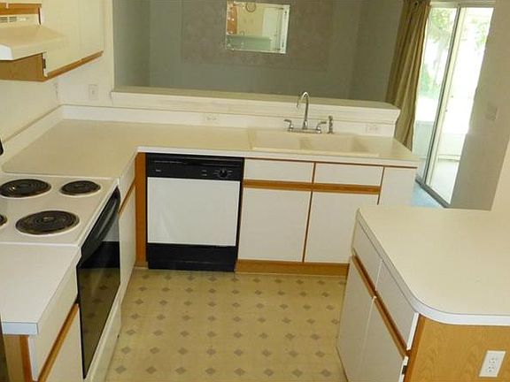 5th image of 2742 Newmark Dr