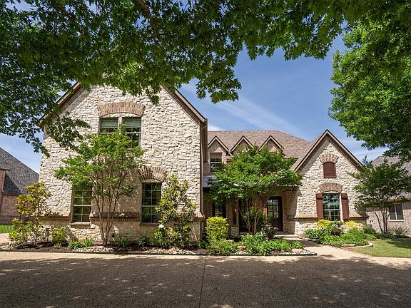 4th image of 3225 Club View Dr