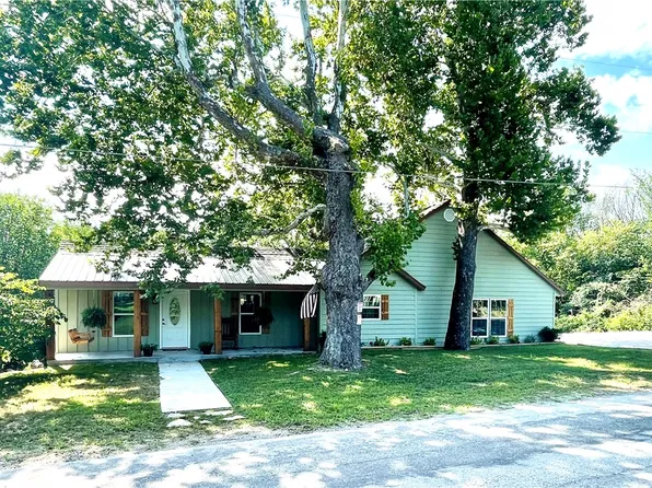 117 N Ozark Trl, Goodman, MO 64843