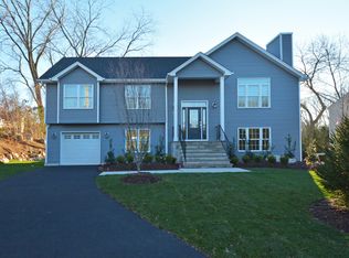 330 Nottingham Rd, Ramsey, NJ 07446