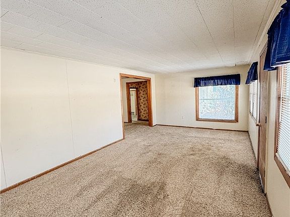 3rd image of 505 W Franklin St