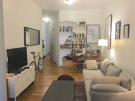 Rented by R New York | media 43