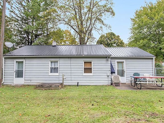 5th image of 104 N Hamilton Dr