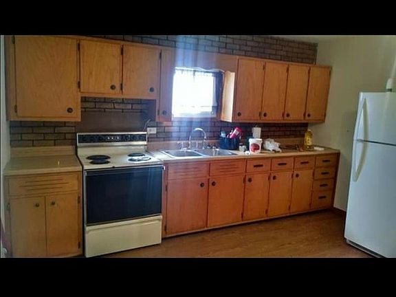 3rd image of 103 W 7th St