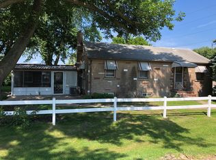 101 7th St, Colona, IL 61241