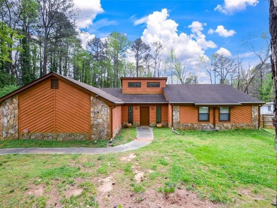 5228 Rockbridge Dr, Stone Mountain, GA 30087