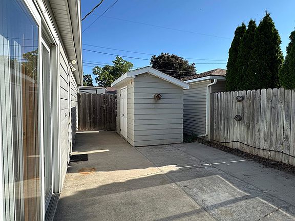 5th image of 1455 38th Ave