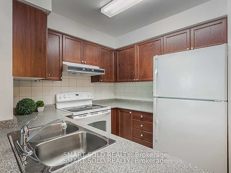 5508 Yonge St #706 — Photo 12