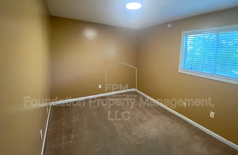 3425 Ladue St — Photo 10