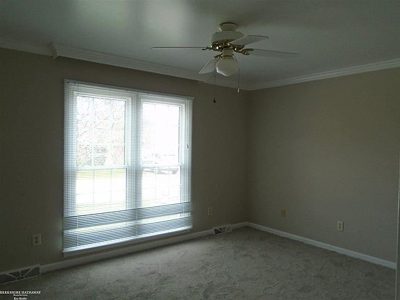 4th image of 18786 Woods Dr W