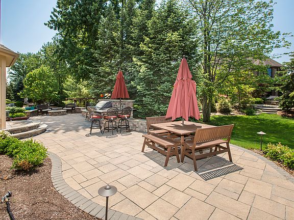 5th image of 3186 Regency Pl