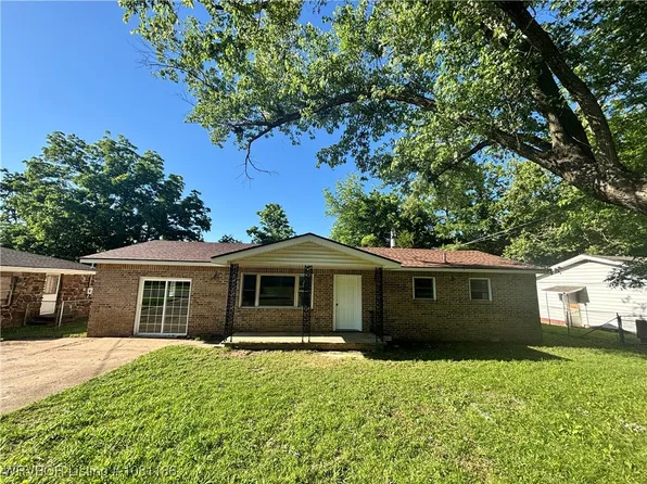 1117 W Creek Ave, Sallisaw, OK 74955