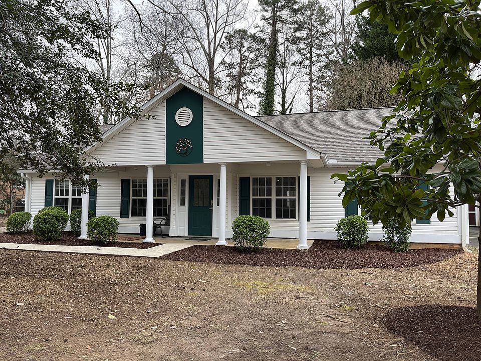 Dwelling is right side of duplex