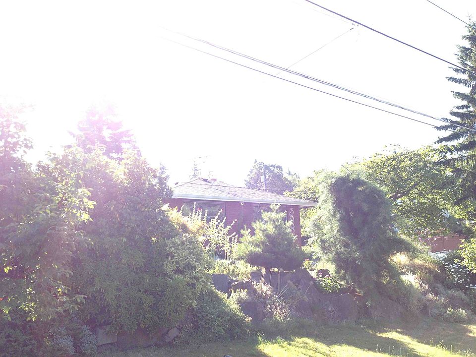 2nd image of 3002 NE 92nd St