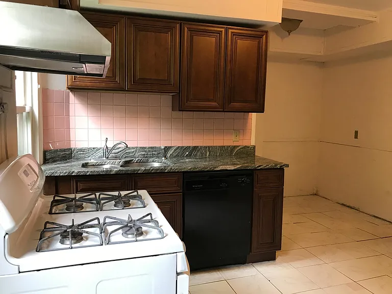 114 Stewart Ave — Photo 11