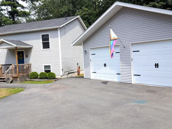 37 Plains Rd, Peru, NY 12972