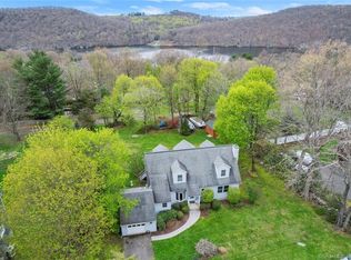 6 Carlyle Dr, Danbury, CT 06811