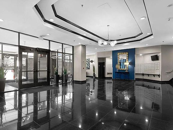 2nd image of 1001 N Randolph St APT 312