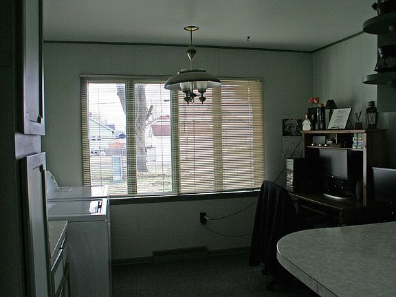4th image of 2218 Western Ave