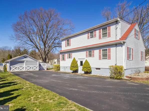 57 Maple Ave, New Egypt, NJ 08533