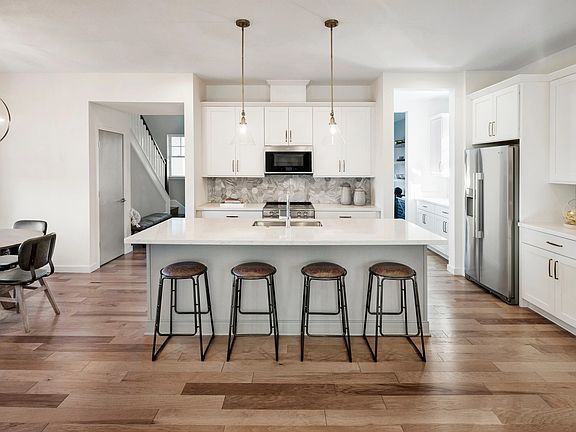 Weslyn Park - Chambord II Interior Image 2