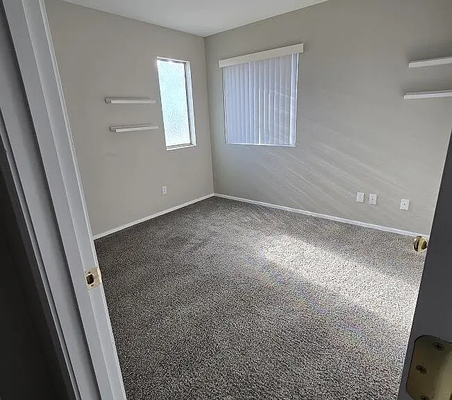 1313 E 9th Pl — Photo 12
