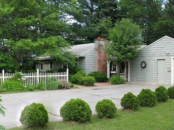 1st image of 19 Greenway Dr