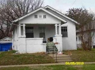 220 N Clay St, Nevada, MO 64772