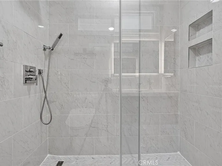 4641 Newman Ave — Photo 32