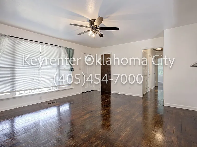 1524 Rowena Ln — Photo 6
