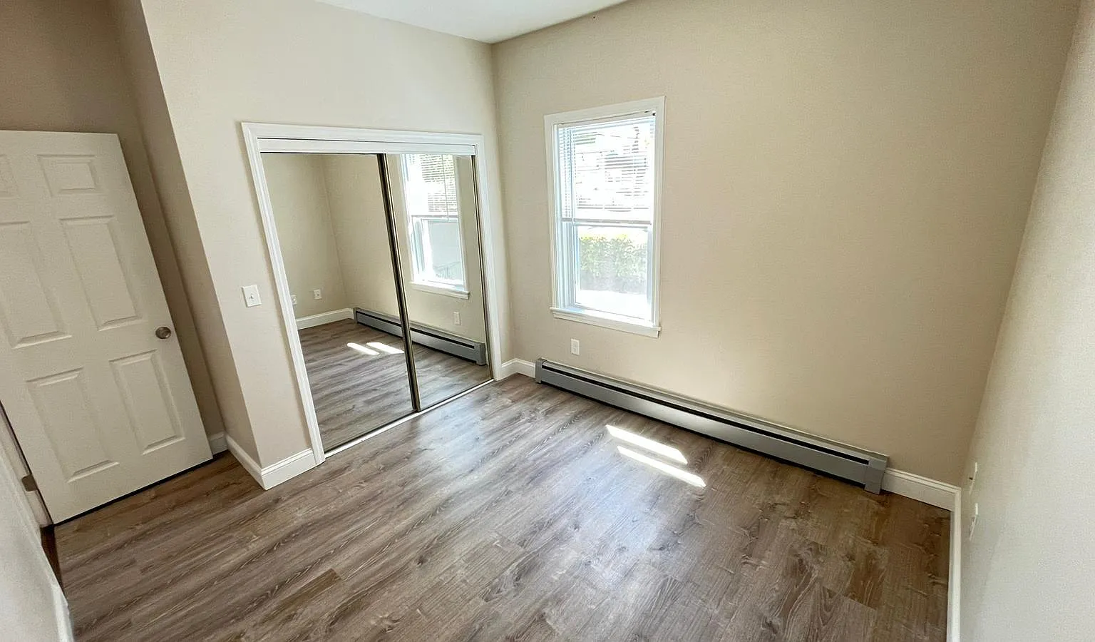 2 bed, 760 sqft, $1,800 — Photo 2