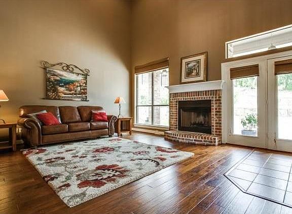 4th image of 2208 Creekedge Ct